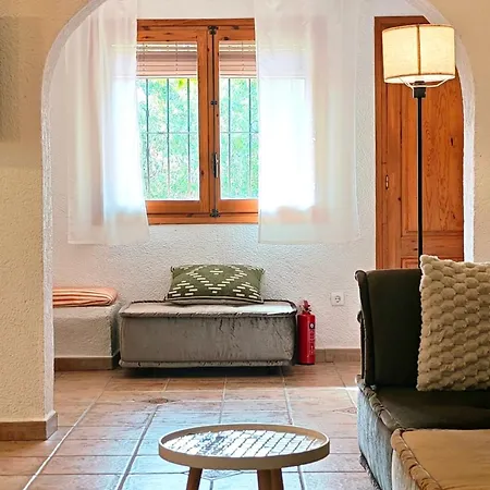 Charming With Private Pool And Partial Sea View