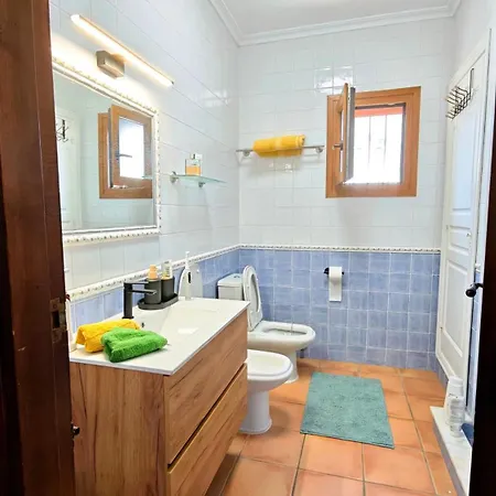 Charming With Private Pool And Partial Sea View