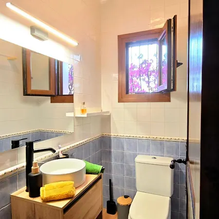 فيلة Charming With Private Pool And Partial Sea View *