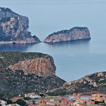 Charming With Private Pool And Partial Sea View فيلة