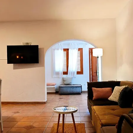 Charming With Private Pool And Partial Sea View Villa Cumbre del Sol