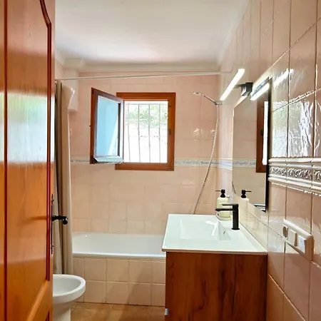 Villa Charming With Private Pool And Partial Sea View *