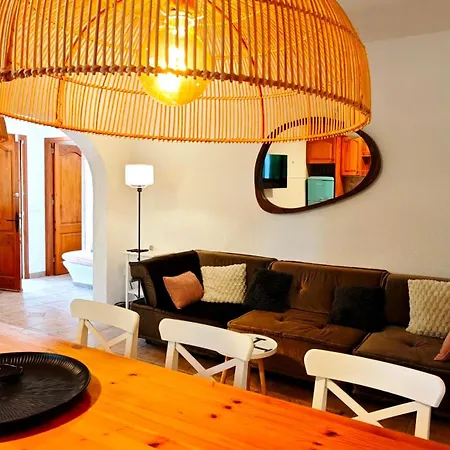 Villa Charming With Private Pool And Partial Sea View *
